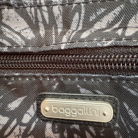 Baggallini GO Bagg Black and Gray Floral Crossbody Bag - Picture 3 of 11